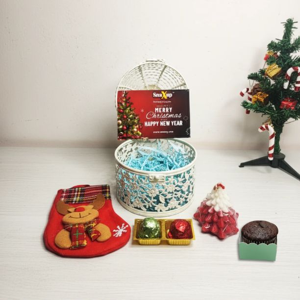 Budget Christmas Sweet Gift Basket